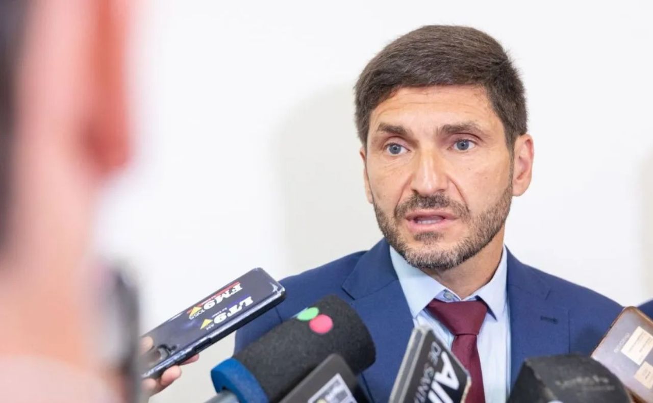 Lee más sobre el artículo Pullaro vivió un polémico cruce con una periodista de Villa Ocampo