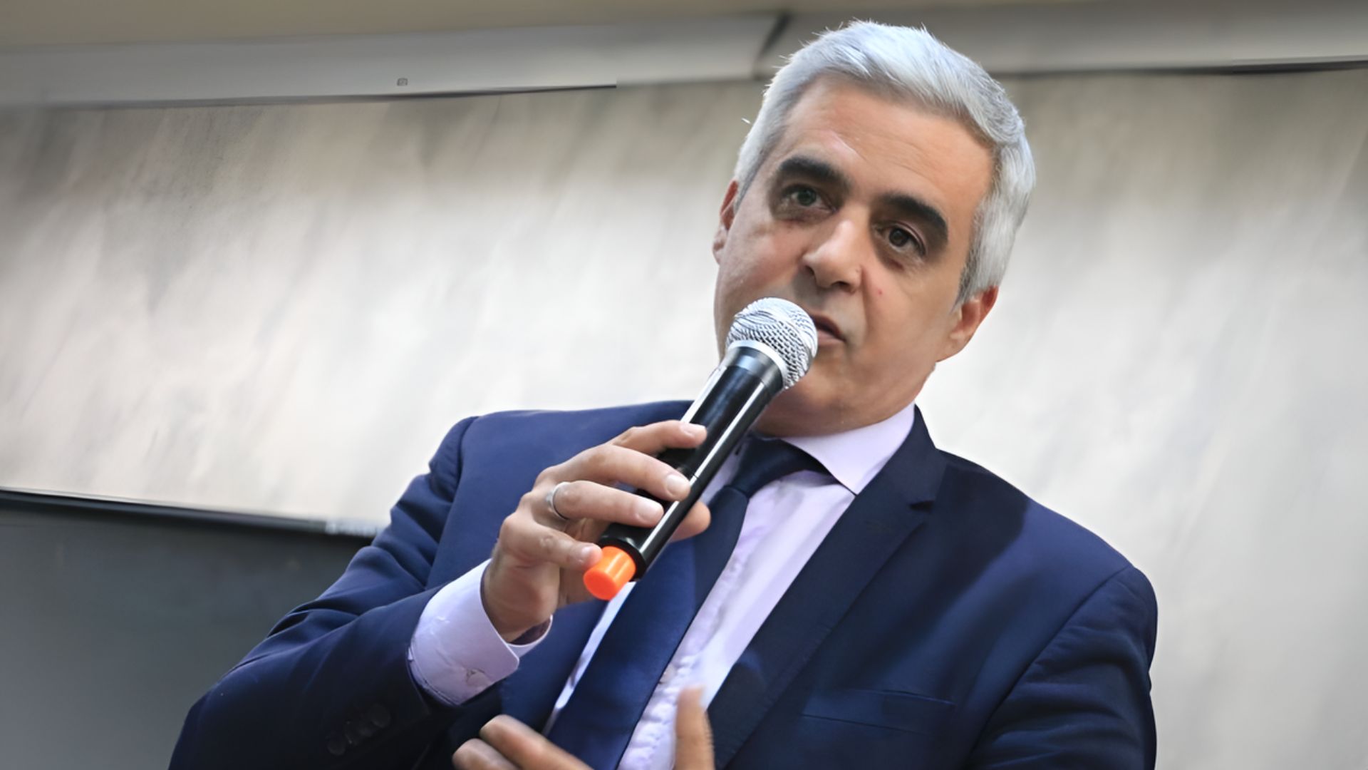 Lee más sobre el artículo “La universidad crece incluso en crisis”: Franco Bartolacci analizó el presente de la UNR