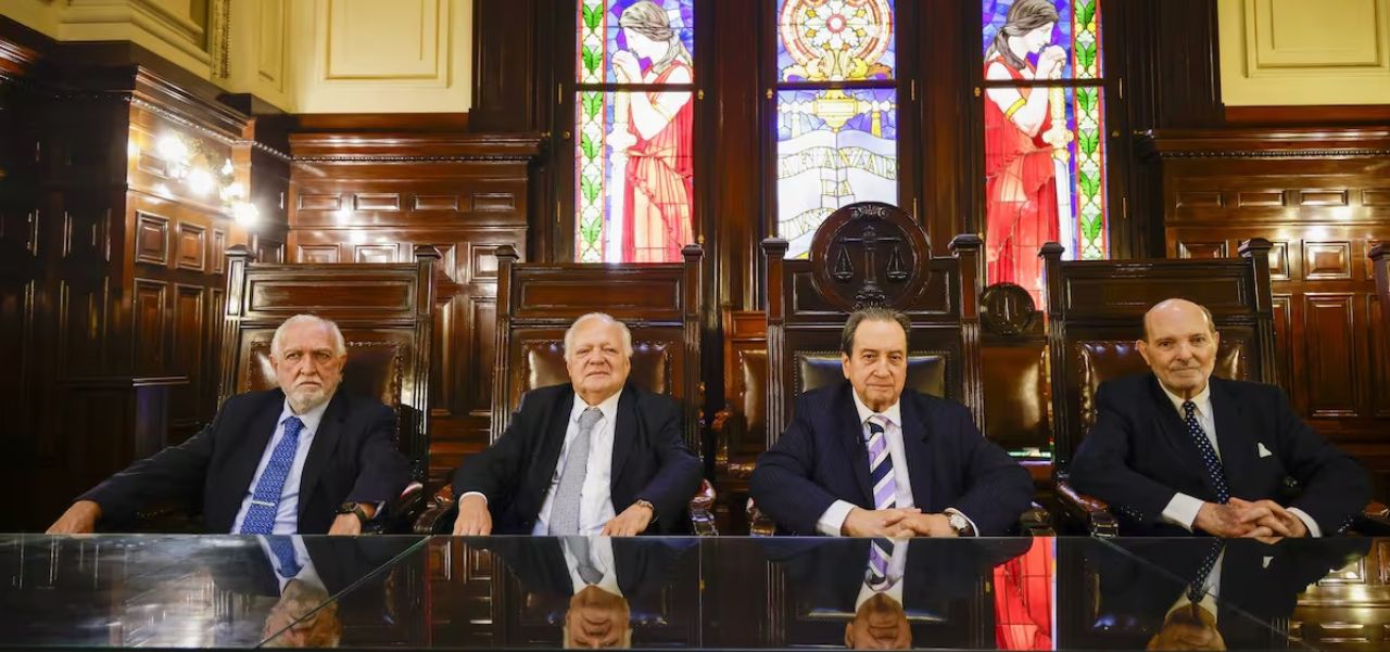 Lee más sobre el artículo La UNR entregará el título de Doctor Honoris Causa a los jueces del Juicio a las Juntas Militares