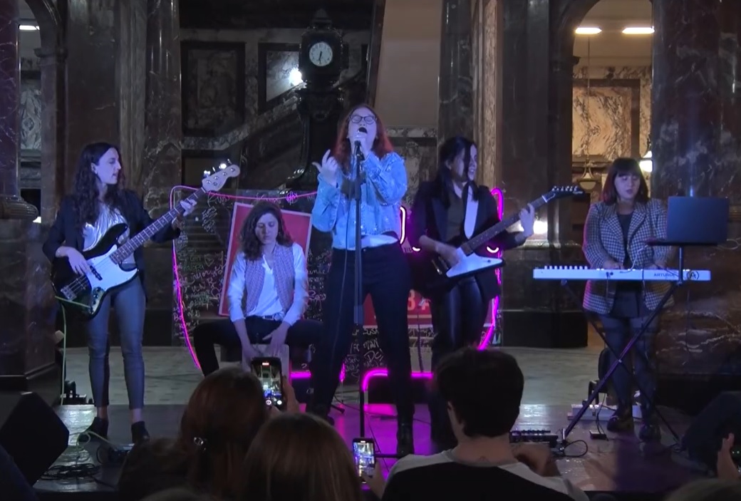 Lee más sobre el artículo Con “3 AM”, el rock alternativo femenino pasó por “Tu Banda Suena”