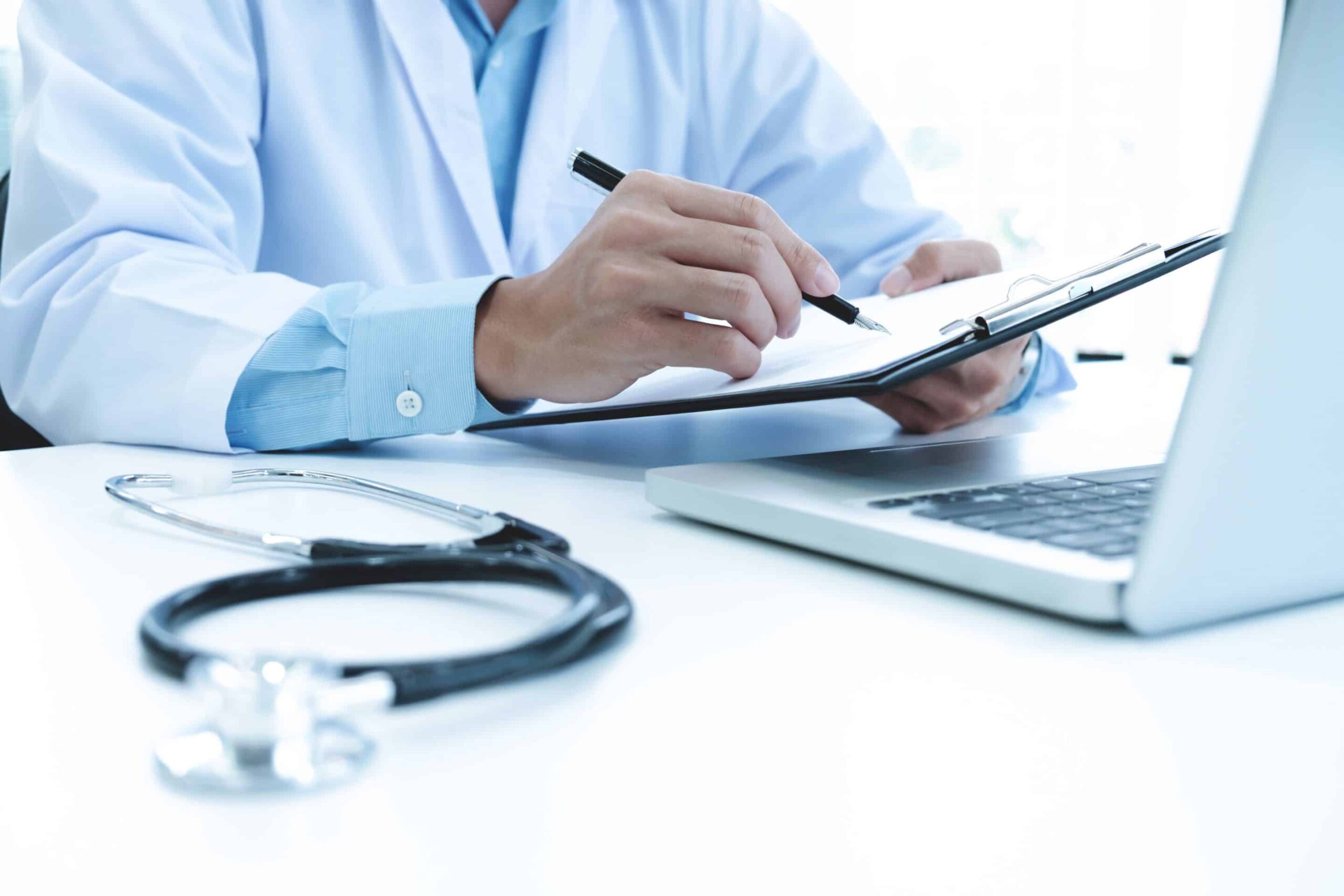 Lee más sobre el artículo Medicina laboral en la nueva reforma: “Estamos ante una catástrofe de salud pública”