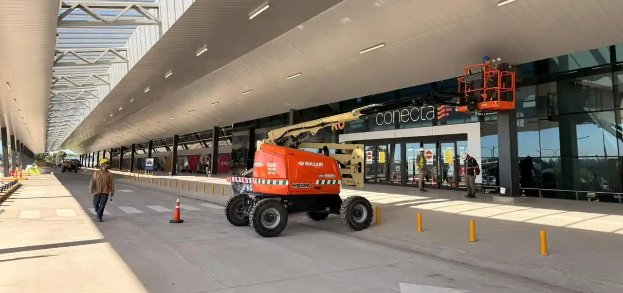 Lee más sobre el artículo El aeropuerto de Rosario volverá a cerrar la pista por obras a dos semanas de su reapertura