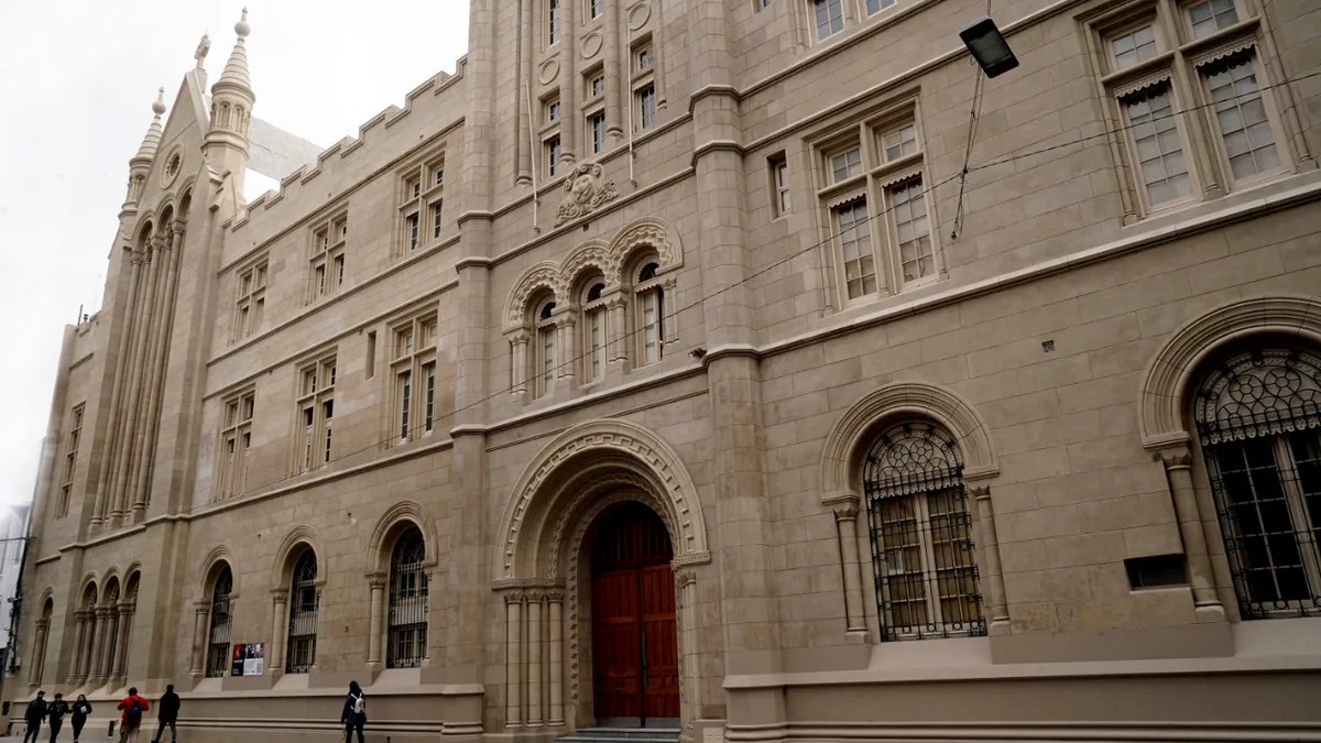 Lee más sobre el artículo La Universidad frente al negacionismo: Expertos analizan el pasado reciente a 50 años del golpe
