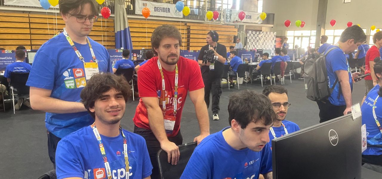 Lee más sobre el artículo Bronce en Chile: Estudiantes de la UNR clasificados al Mundial de Programación