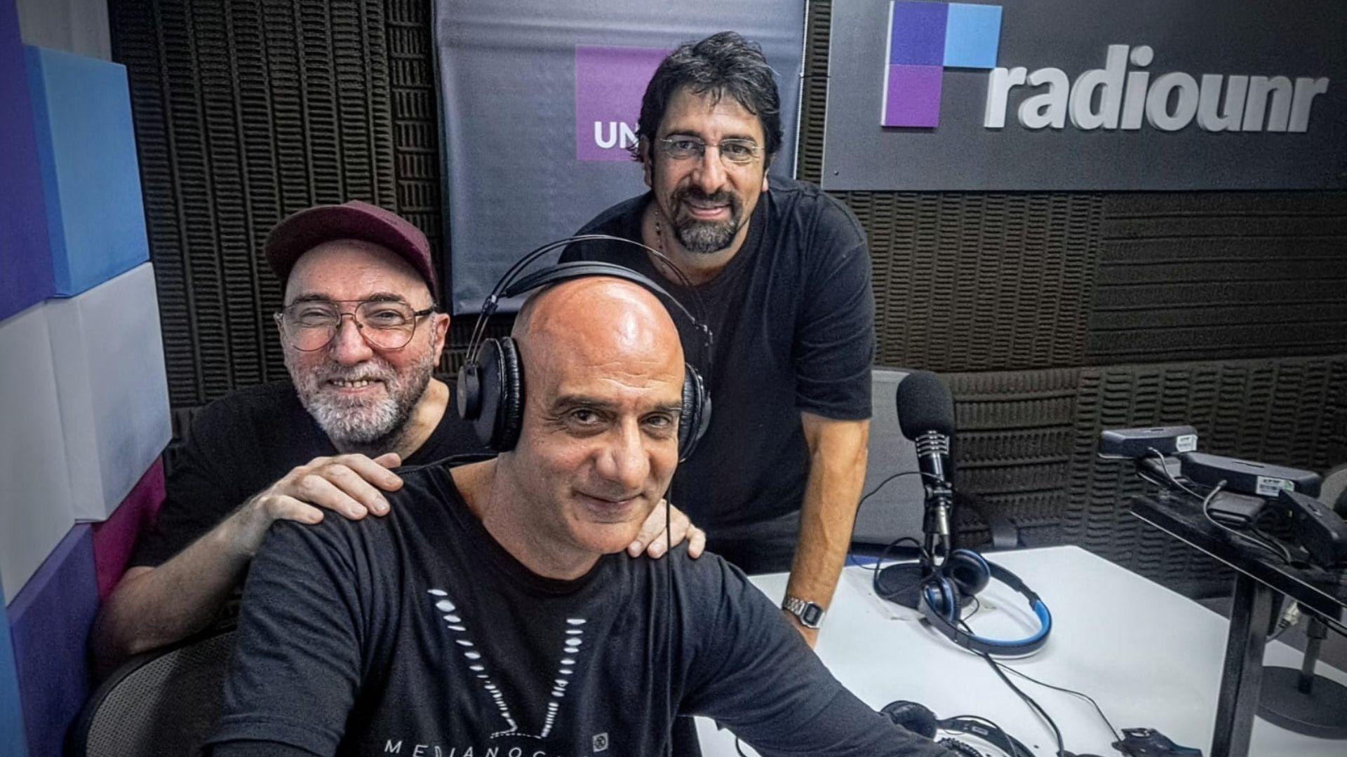 Lee más sobre el artículo Dr. Smooth con dos “totems de los teclados” de la cultura rosarina