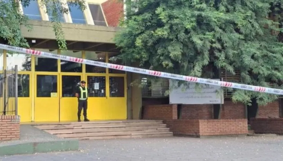 Lee más sobre el artículo Más allá de las pantallas: El desafío de reconstruir el lazo social en la escuela pública