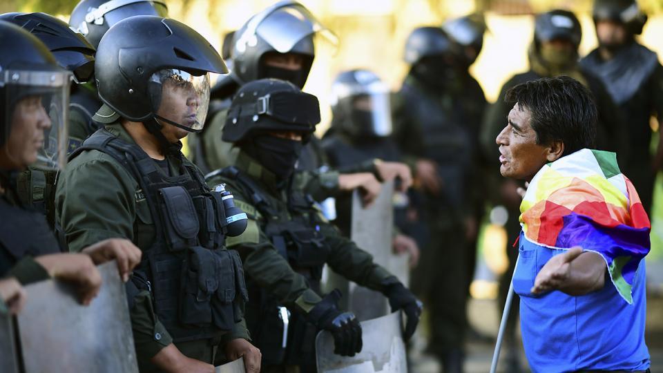 Lee más sobre el artículo Tensión en Bolivia: Bloqueos y desabastecimiento ponen en jaque al gobierno de Rodrigo Paz