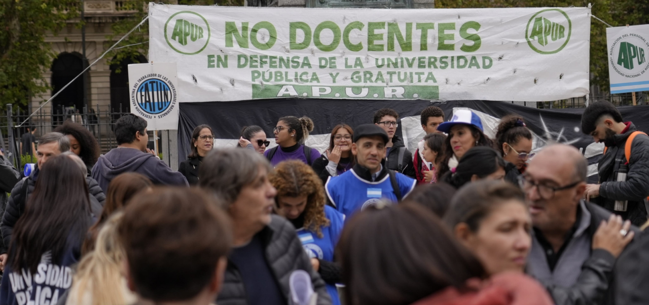 Lee más sobre el artículo Con paro nodocente en la UNR, el reclamo universitario suma nuevas medidas de fuerza