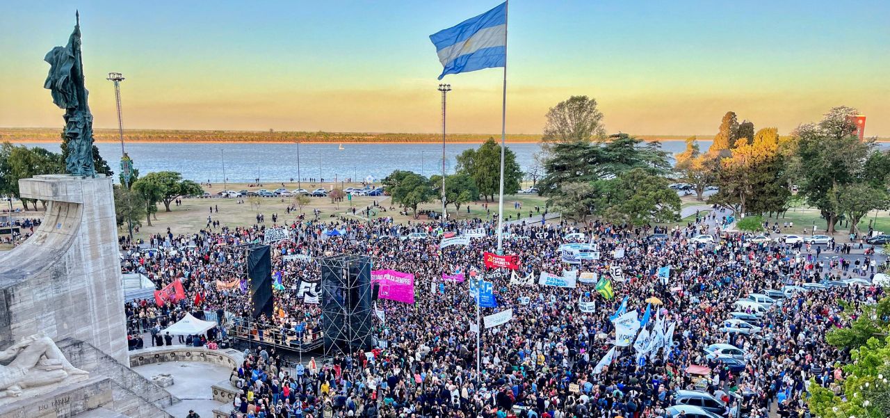Lee más sobre el artículo Nueva Marcha Federal Universitaria en la ciudad de Rosario