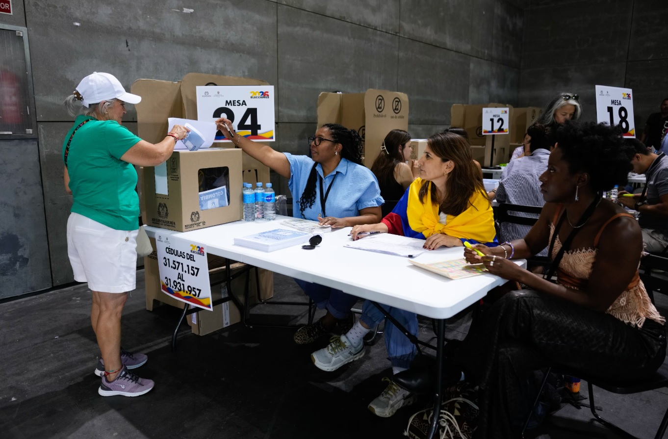 Lee más sobre el artículo Las claves del sistema electoral colombiano bajo la mirada de un veedor argentino