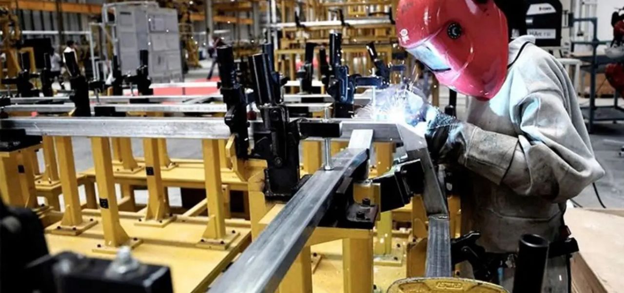 Lee más sobre el artículo Crisis industrial en Las Parejas: caída de la producción y preocupación por las importaciones