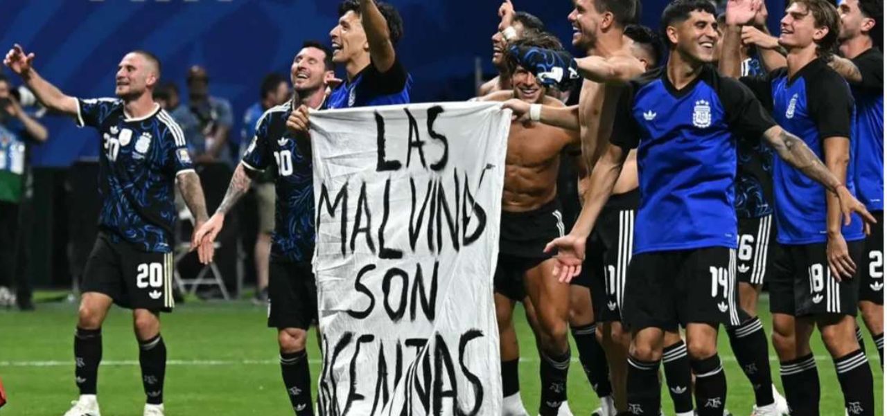 Lee más sobre el artículo Se multiplicaron las búsquedas de “Malvinas” por el gesto de los jugadores