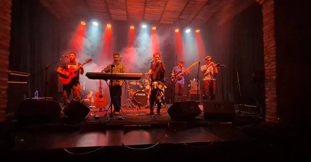 Lee más sobre el artículo Rioba: una propuesta de folklore, rock y río