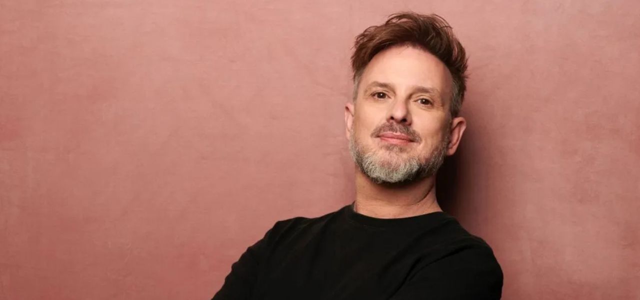Lee más sobre el artículo El regreso de Juan Pablo Geretto: una mirada íntima sobre la memoria, el teatro y sus raíces