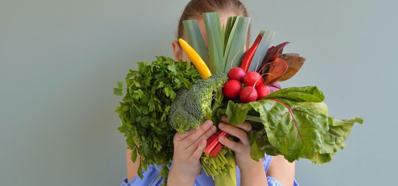 Lee más sobre el artículo Plantas en el plato: la UNR organiza una nueva jornada sobre nutrición y salud