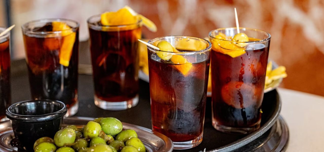 Lee más sobre el artículo Festival del Vermut Rosarino en el CEC con marcas locales y música en vivo
