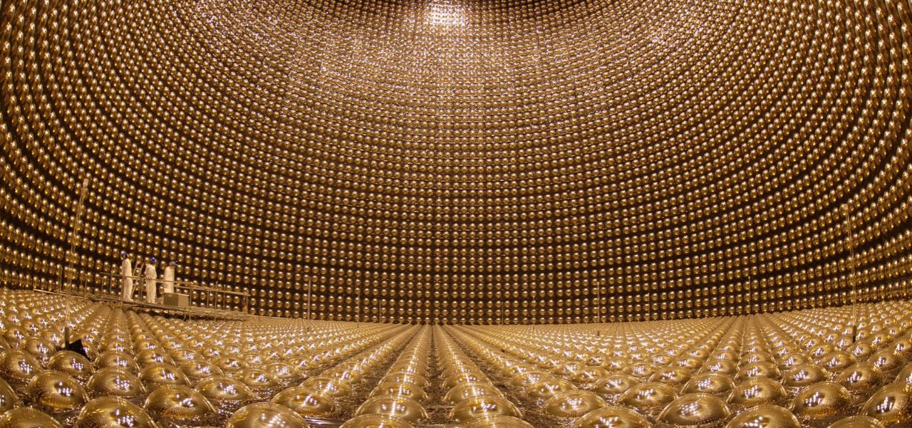 Lee más sobre el artículo Neutrinos: las partículas fantasmas que revolucionan la astronomía